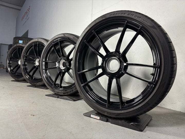 Porsche 992 20 21 Zoll GTS Sommer Räder GLANZSCHWARZ INDIVIDUAL