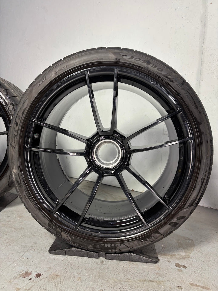 Porsche 992 20 21 Zoll GTS Sommer Räder GLANZSCHWARZ INDIVIDUAL