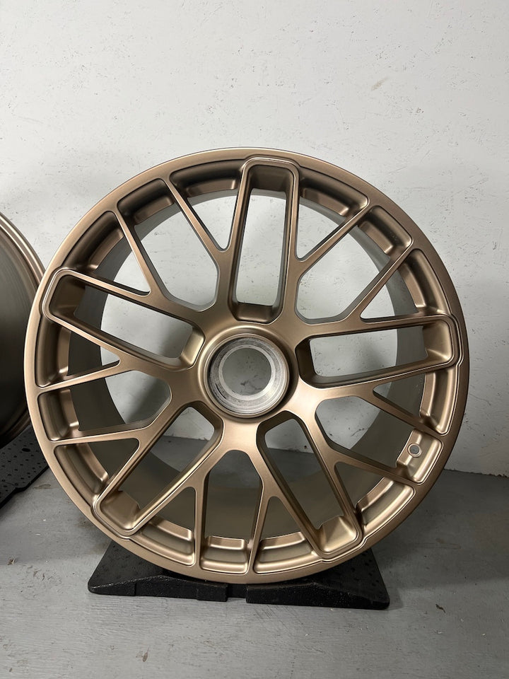 Porsche 991.1 20 Zoll TURBO S Felgen INDIVIDUAL FARBE NEODYME GT3