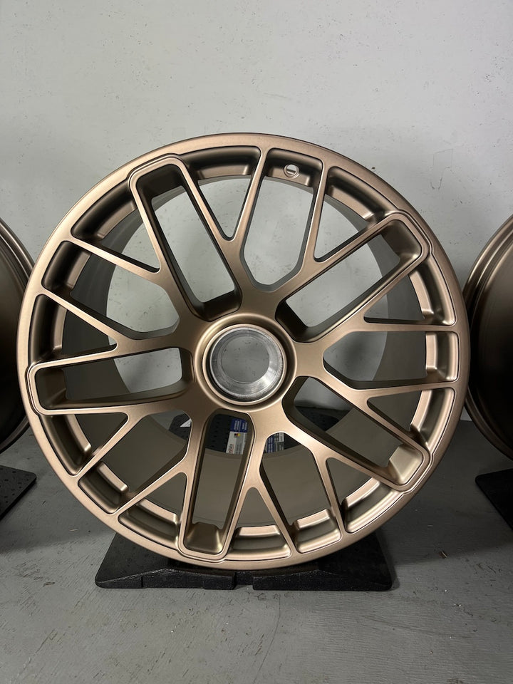 Porsche 991.1 20 Zoll TURBO S Felgen INDIVIDUAL FARBE NEODYME GT3