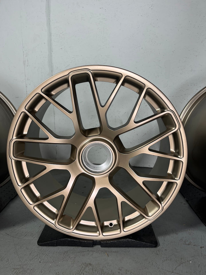 Porsche 991.1 20 Zoll TURBO S Felgen INDIVIDUAL FARBE NEODYME GT3