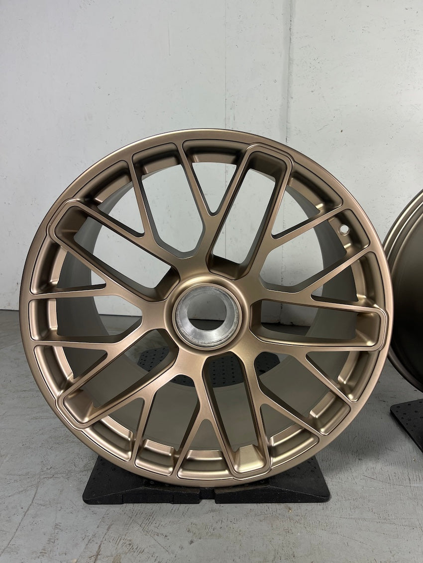 Porsche 991.1 20 Zoll TURBO S Felgen INDIVIDUAL FARBE NEODYME GT3