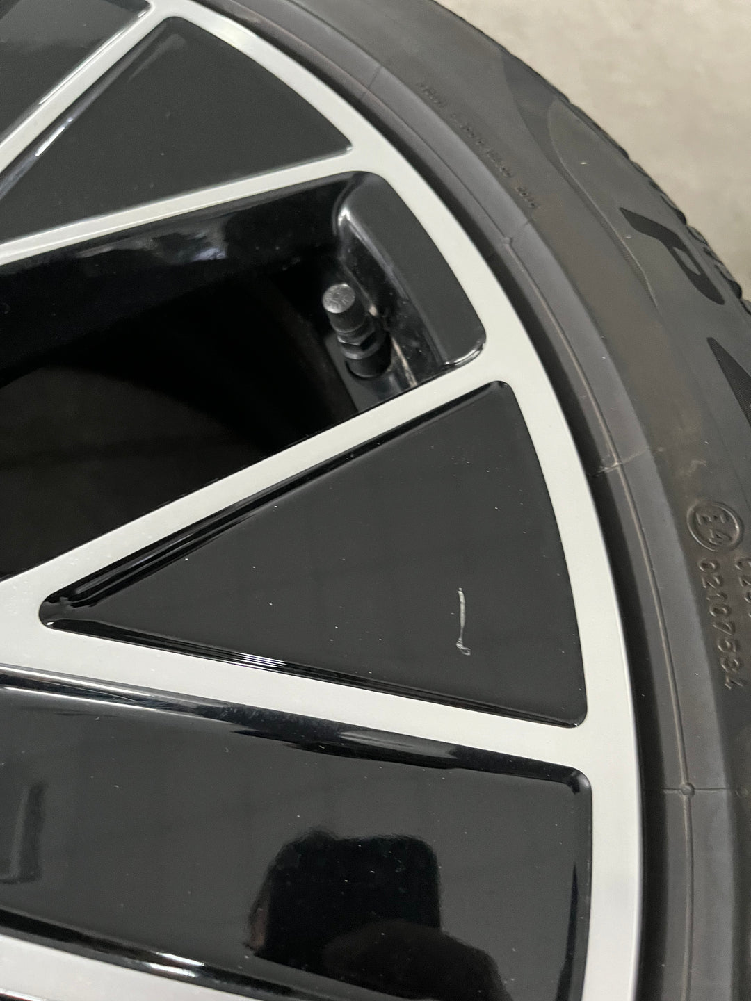 Porsche Taycan 20 Zoll TURBO AERO Winterräder Pirelli DOT 2023 TOP