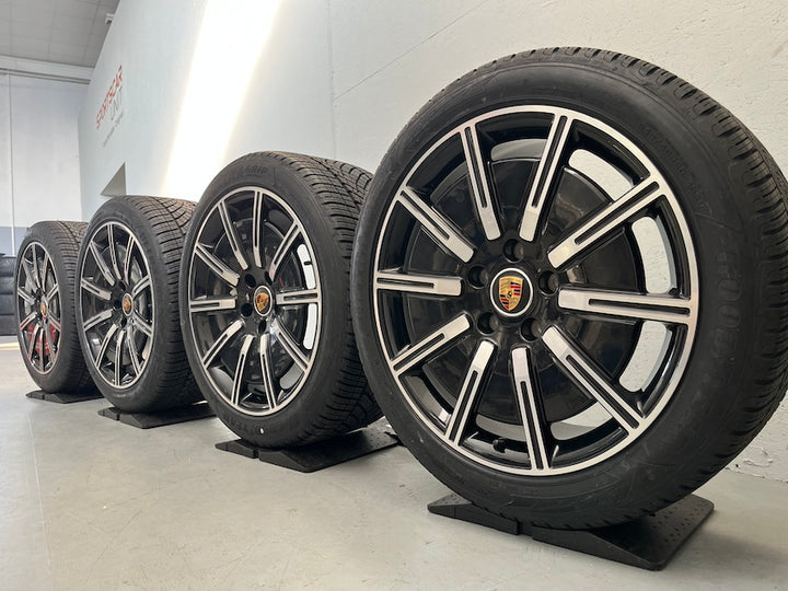 Porsche Taycan 20 Zoll Sport Aero Winterräder Goodyear NEUREIFEN 2023