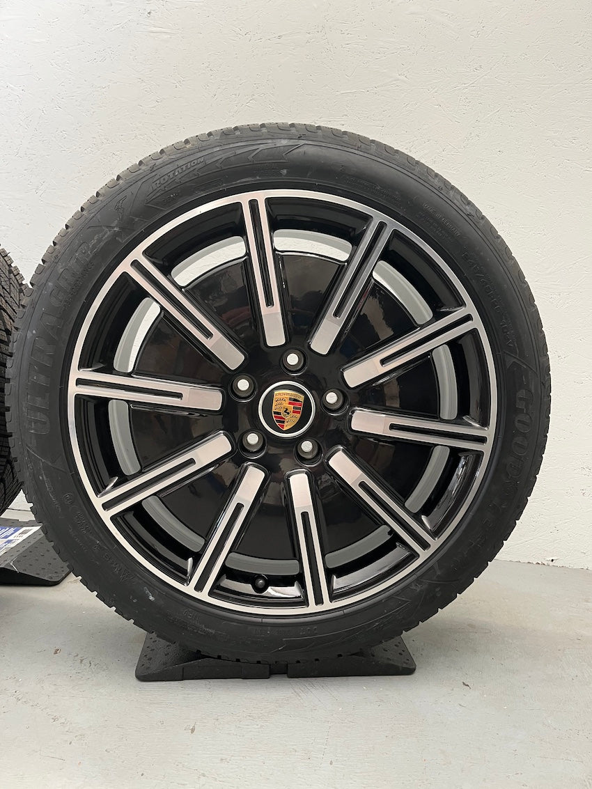 Porsche Taycan 20 Zoll Sport Aero Winterräder Goodyear NEUREIFEN 2023