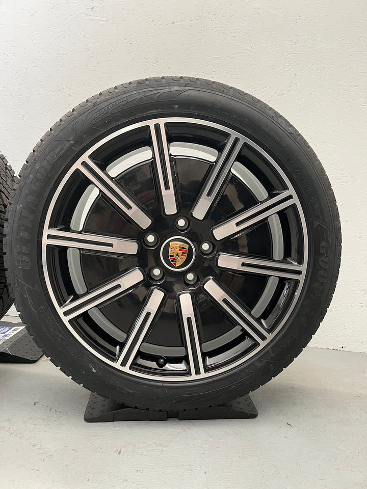Porsche Taycan 20 Zoll Sport Aero Winterräder Goodyear NEUREIFEN 2023