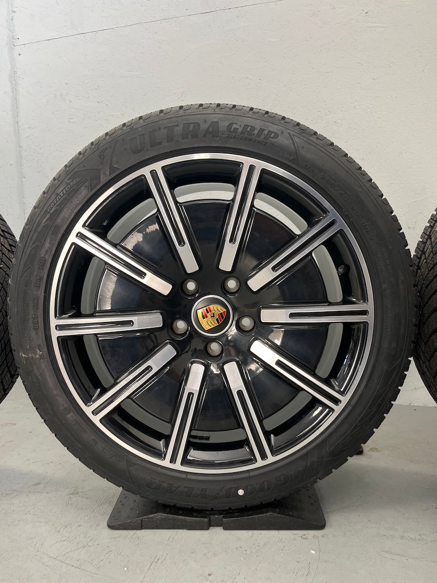 Porsche Taycan 20 Zoll Sport Aero Winterräder Goodyear NEUREIFEN 2023