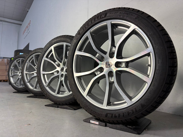 Porsche Cayenne E3 21 Zoll Exclusive Design Winter Räder Michelin DOT 2023