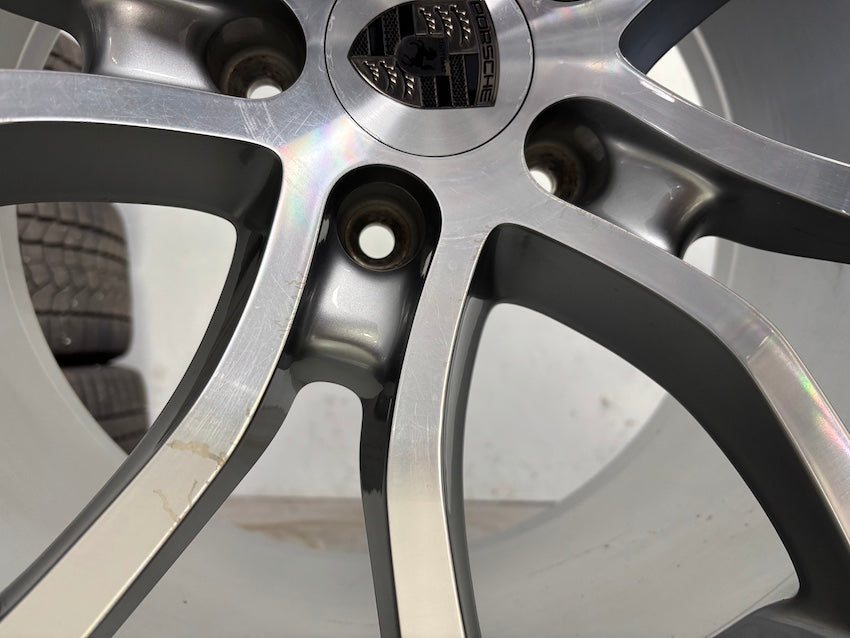 Porsche Cayenne E3 21 Zoll Exclusive Design Winter Räder Michelin DOT 2023