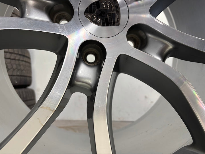 Porsche Cayenne E3 21 Zoll Exclusive Design Winter Räder Michelin DOT 2023