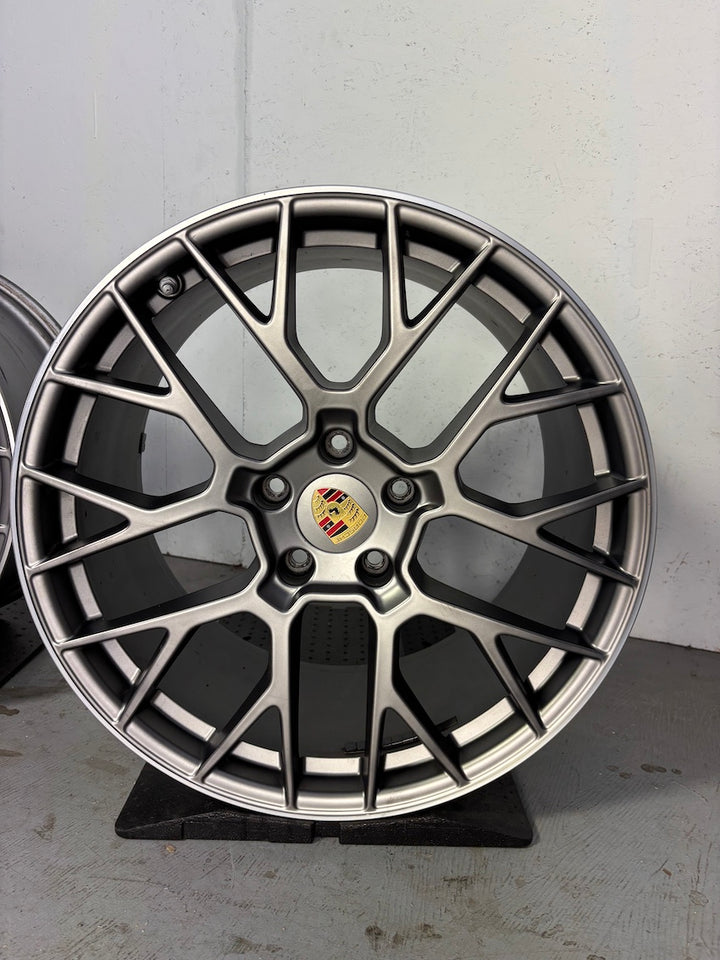 Porsche 992 20/21 Zoll RS Spyder Felgen platinum TOP MwSt.awb. RDK