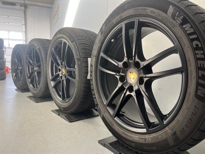 Porsche Cayenne E3 9Y0 20 Zoll E3 SPORT Winter Räder Michelin