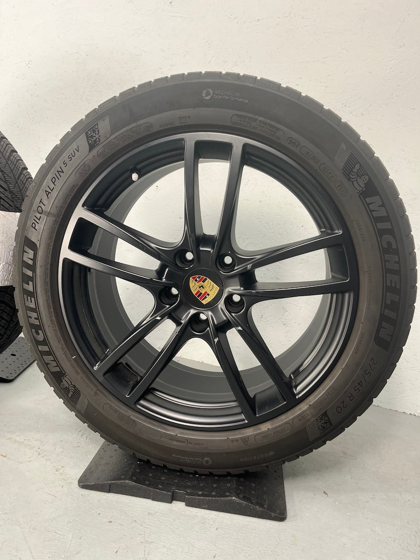 Porsche Cayenne E3 9Y0 20 Zoll E3 SPORT Winter Räder Michelin