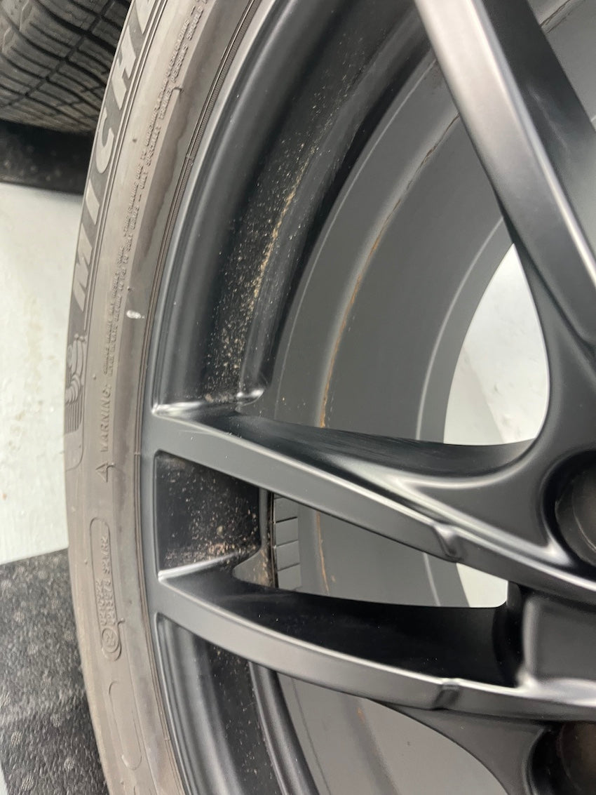 Porsche Cayenne E3 9Y0 20 Zoll E3 SPORT Winter Räder Michelin