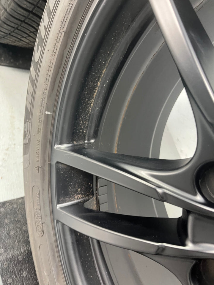 Porsche Cayenne E3 9Y0 20 Zoll E3 SPORT Winter Räder Michelin