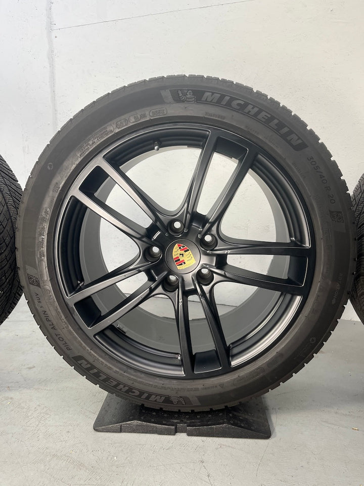 Porsche Cayenne E3 9Y0 20 Zoll E3 SPORT Winter Räder Michelin