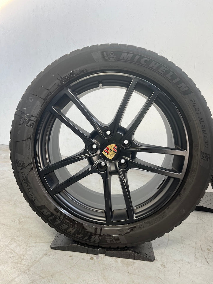 Porsche Cayenne E3 9Y0 20 Zoll E3 SPORT Winter Räder Michelin