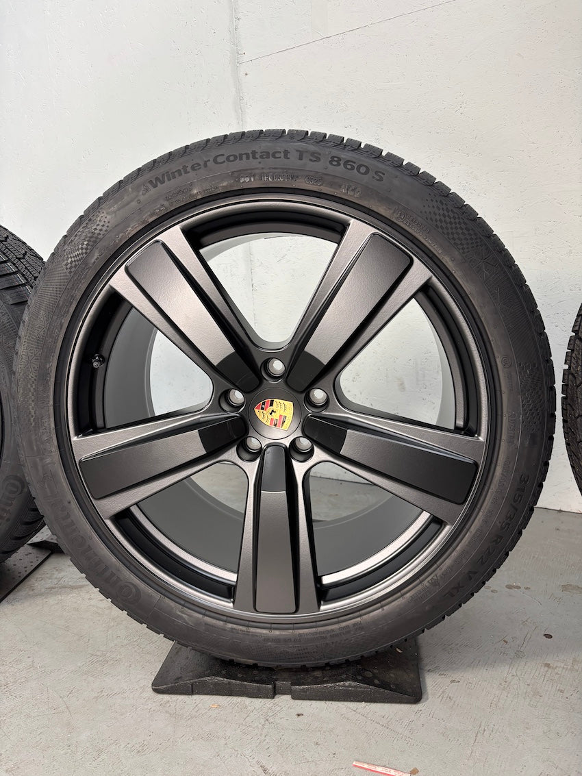 Porsche Cayenne Coupe E3 II 22 Zoll Exclusive Design Winter Continental NEU 2025
