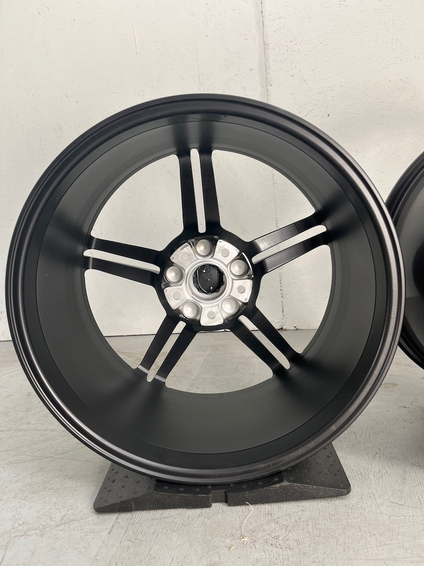 Porsche Taycan 21 Zoll MISSION E Felgen schwarz seidenglanz JE1 NEU