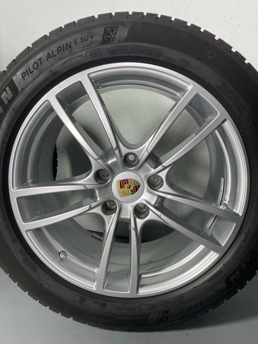 Porsche Cayenne COUPE 20 Zoll E3 SPORT 9Y0 Winterräder Pirelli DOT2023 NEU