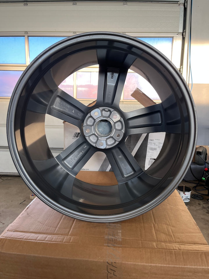 Porsche Cayenne E3 II 9Y0 22 Zoll Exclusive Design Felgen NEU PLATINSILBER