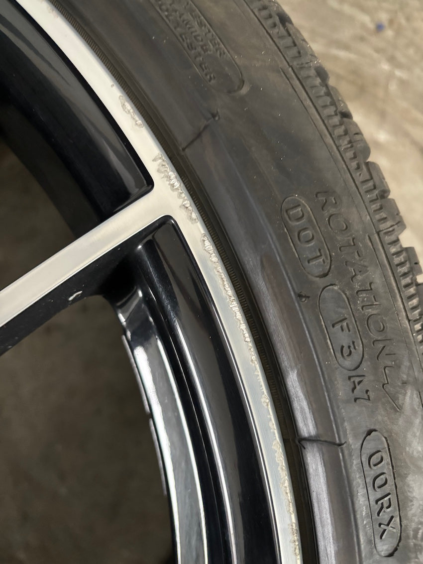Porsche 992 20 21 Zoll Turbo S Winter Räder Michelin TOP