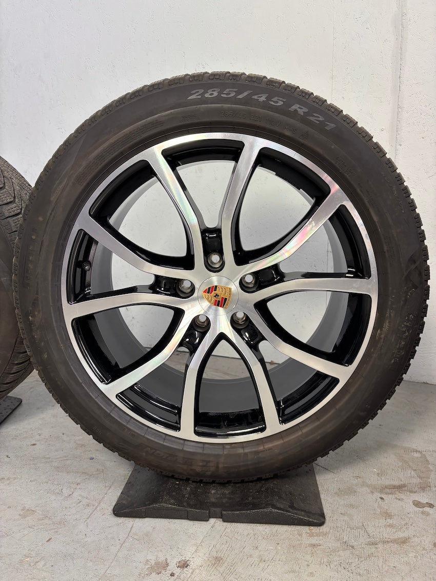 Porsche Cayenne COUPE E3 II 9Y0 21 Zoll RS Spyder Winter DOT2023