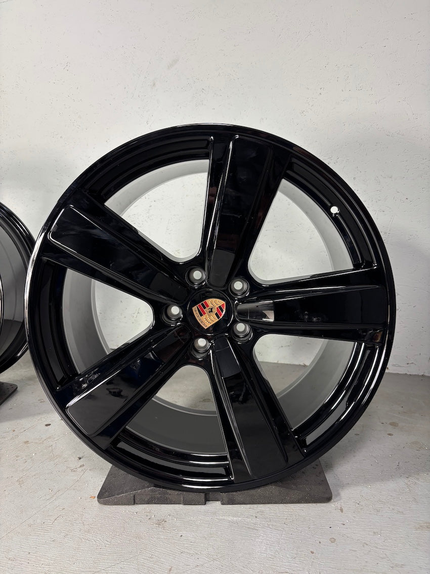 Porsche Cayenne E3 II 22 Zoll Exclusive Design Felgen NEU glanzschwarz OU7