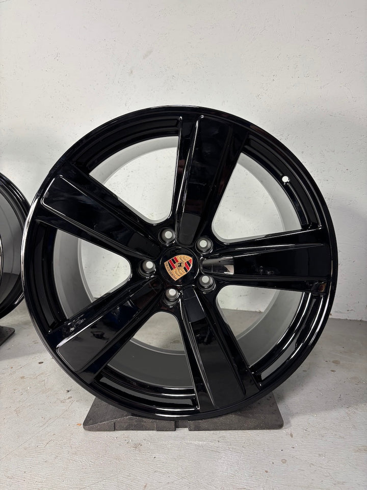 Porsche Cayenne E3 II 22 Zoll Exclusive Design Felgen NEU glanzschwarz OU7