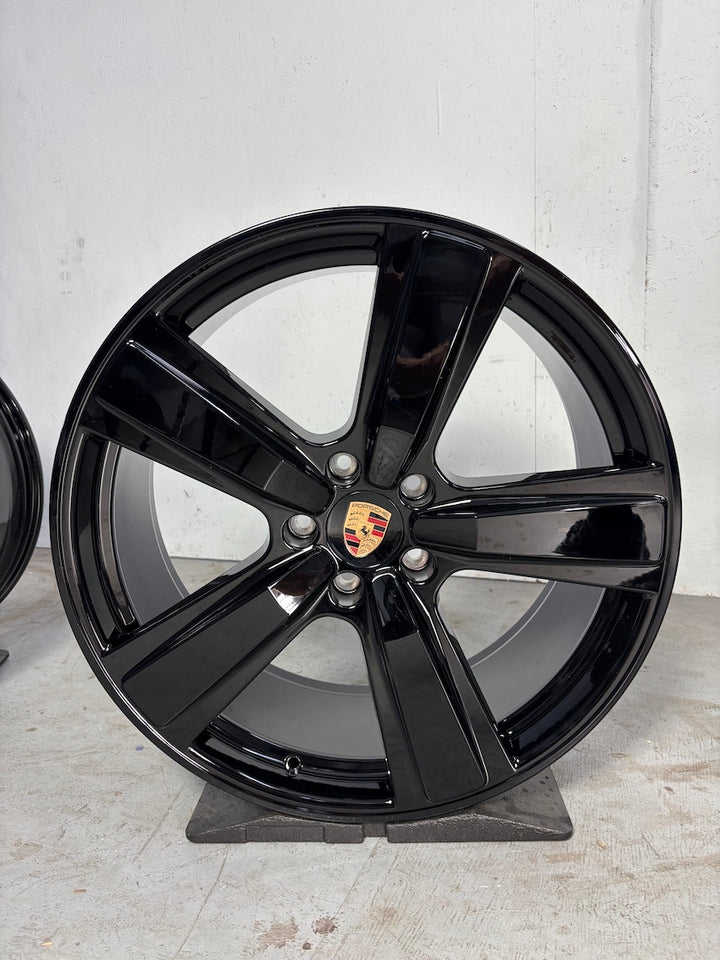 Porsche Cayenne E3 II 22 Zoll Exclusive Design Felgen NEU glanzschwarz OU7
