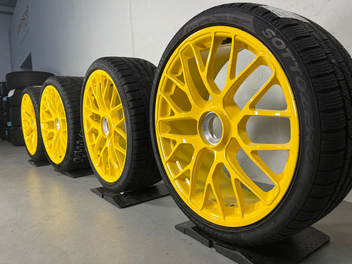 Porsche 991.2 20 Zoll GTS Winter Räder Pirelli speedgelb Turbo S