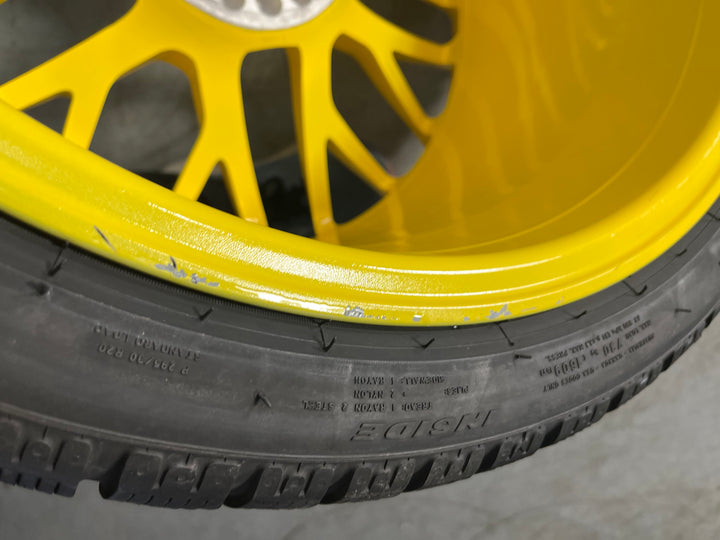 Porsche 991.2 20 Zoll GTS Winter Räder Pirelli speedgelb Turbo S