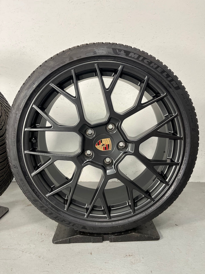 Porsche 992.2 20 21 Zoll RS Spyder Winter Räder Michelin Anthrazitgrau TOP