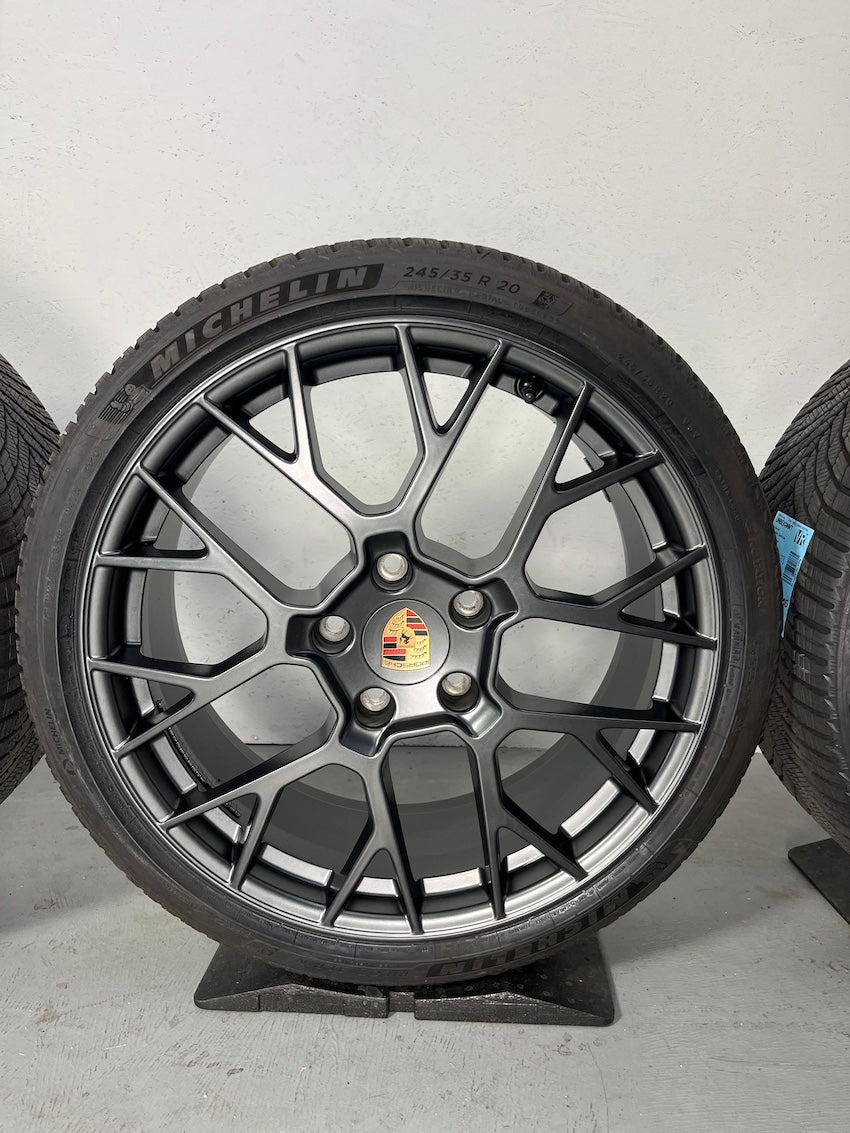 Porsche 992.2 20 21 Zoll RS Spyder Winter Räder Michelin Anthrazitgrau TOP