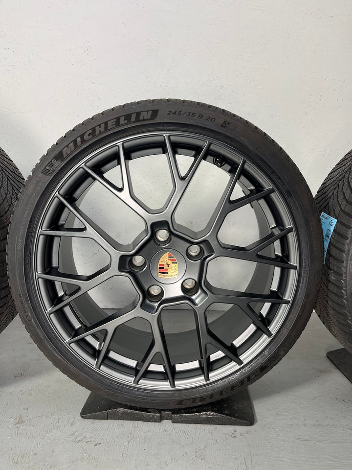 Porsche 992.2 20 21 Zoll RS Spyder Winter Räder Michelin Anthrazitgrau TOP