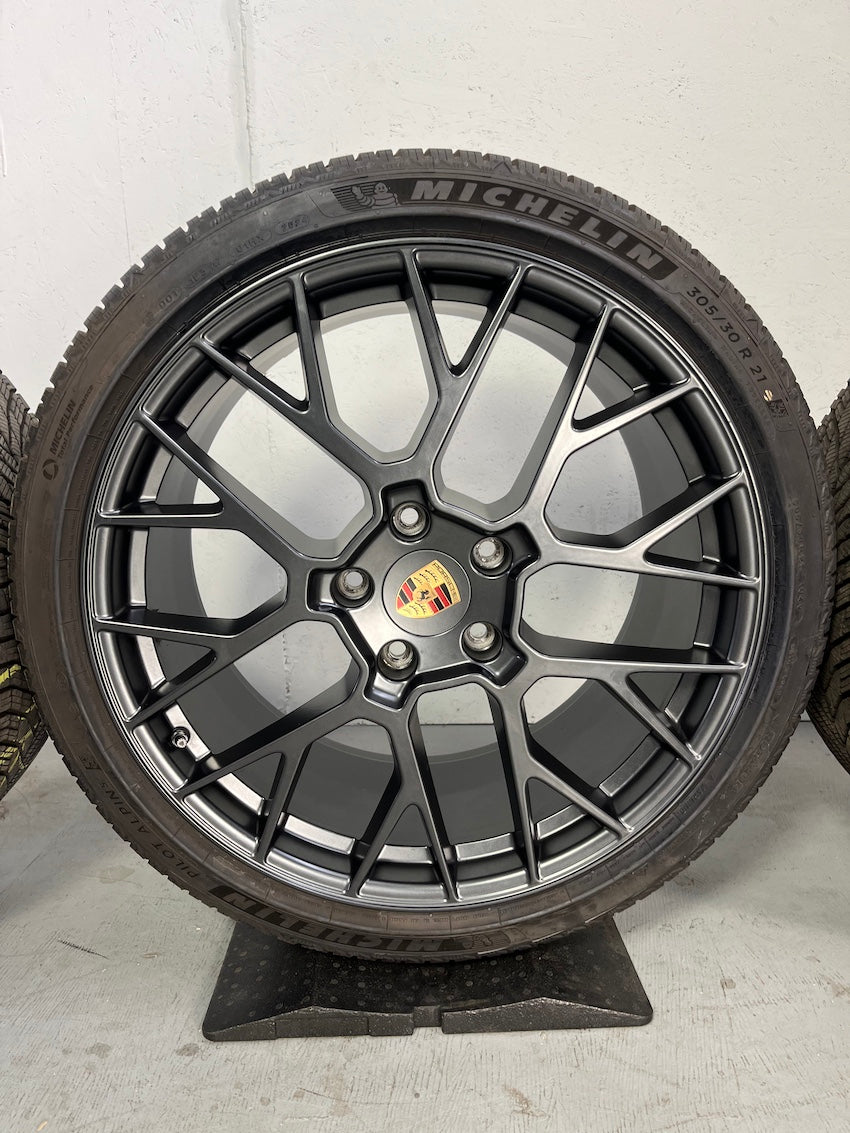 Porsche 992.2 20 21 Zoll RS Spyder Winter Räder Michelin Anthrazitgrau TOP
