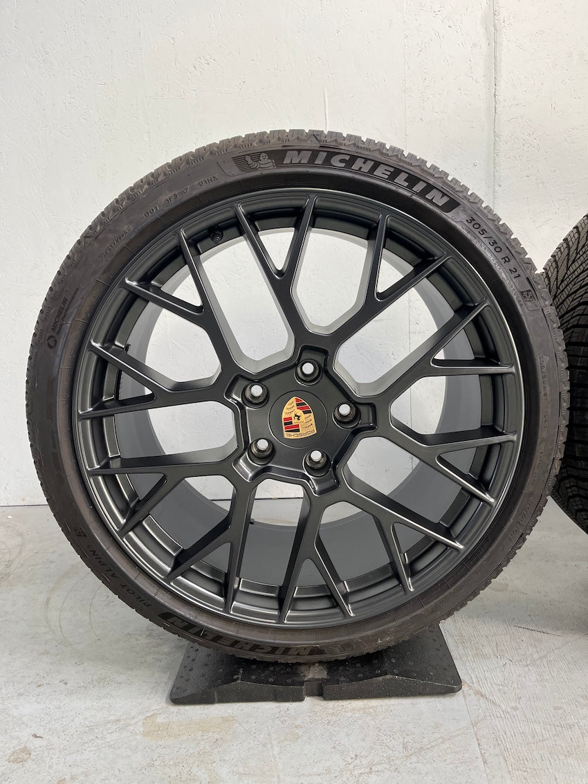 Porsche 992.2 20 21 Zoll RS Spyder Winter Räder Michelin Anthrazitgrau TOP