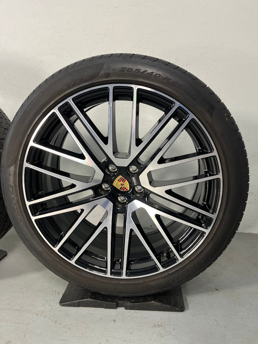 Porsche Macan III 21 Turbo Design Sommer Räder Pirelli TOP 6,5mm