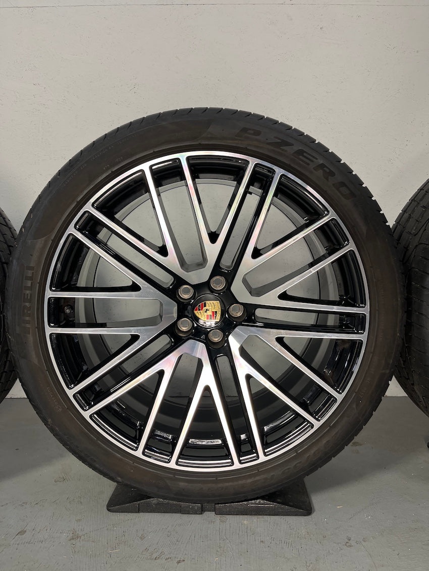 Porsche Macan III 21 Turbo Design Sommer Räder Pirelli TOP 6,5mm