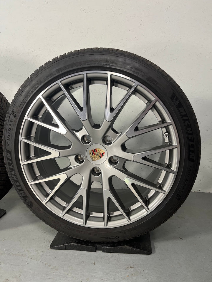 Porsche Panamera G3 976 21 Zoll Exclusive Design Winter Räder Michelin 900Km -18%