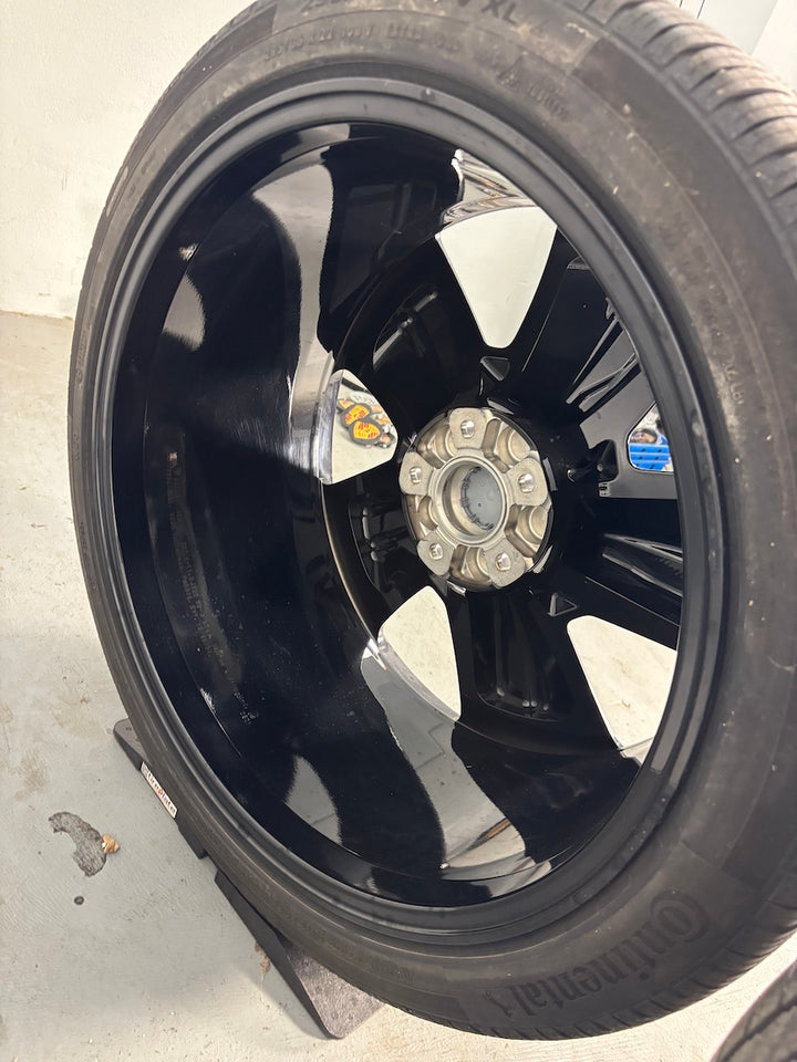 Porsche Macan Electric EV 22 Zoll Exclusive Design Winter Räder -37% vom LP