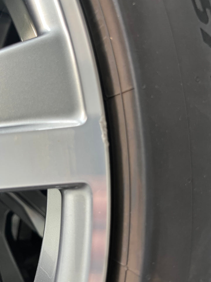 Porsche Taycan J1 20 Zoll Tequipment Design Winterräder Pirelli 2022