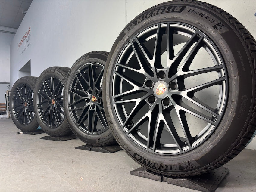 Porsche Cayenne E3 II 9Y0 21 Zoll RS Spyder Winter Michelin anthrazit DOT2025