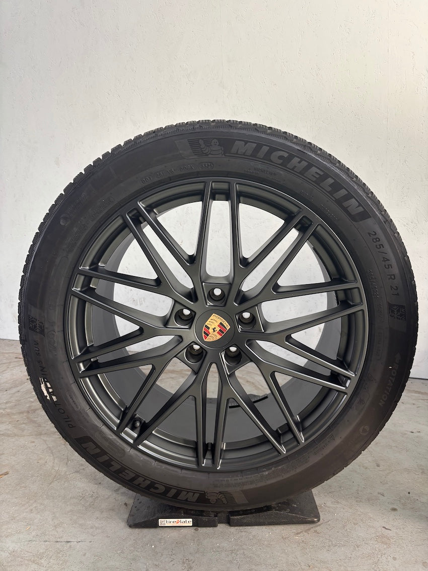 Porsche Cayenne E3 II 9Y0 21 Zoll RS Spyder Winter Michelin anthrazit DOT2025