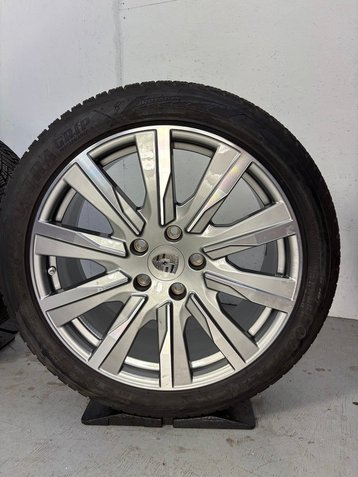Porsche Taycan J1 II 20 Zoll Tequipment Winter Goodyear DOT2024 -42% NEU