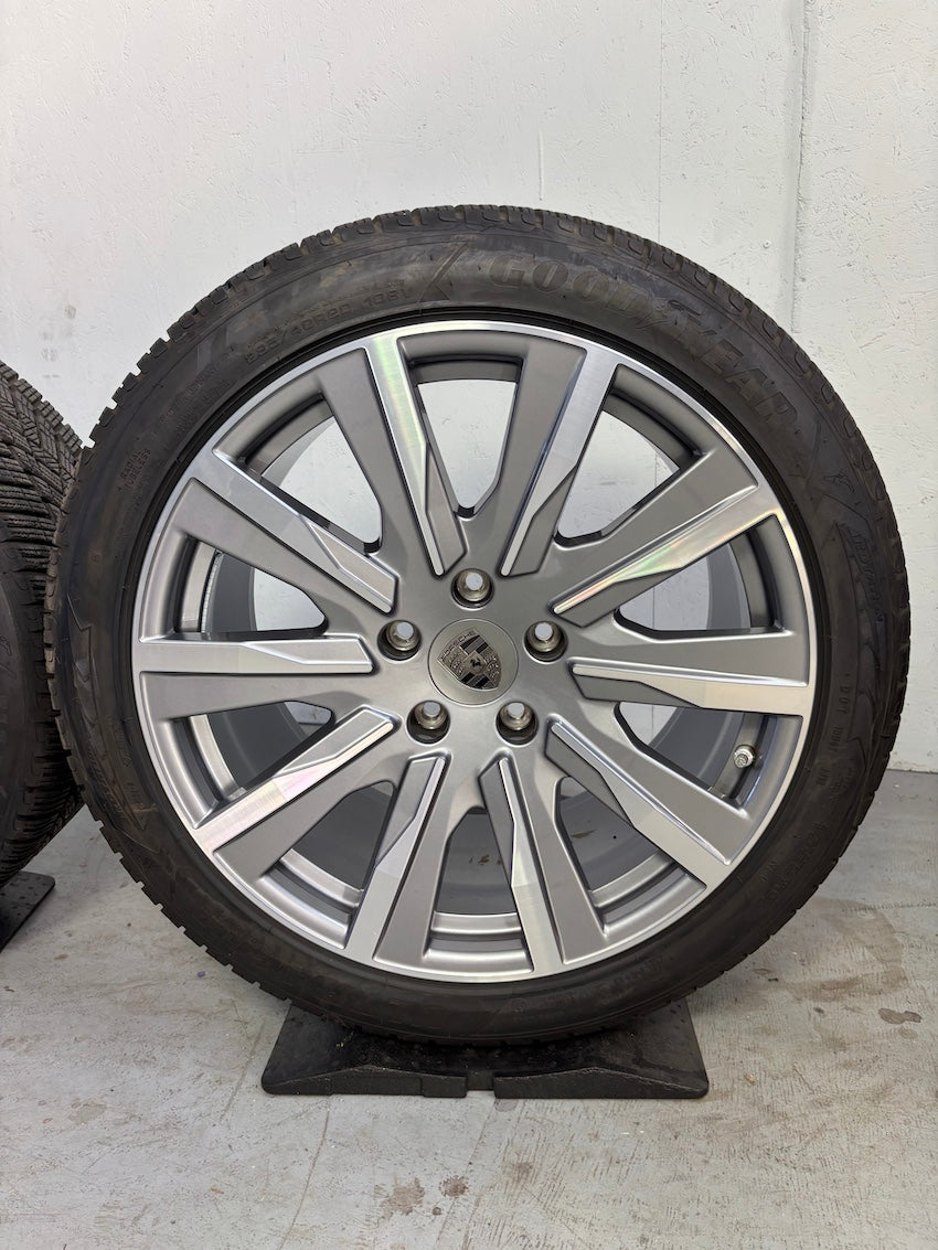 Porsche Taycan J1 II 20 Zoll Tequipment Winter Goodyear DOT2024 -42% NEU