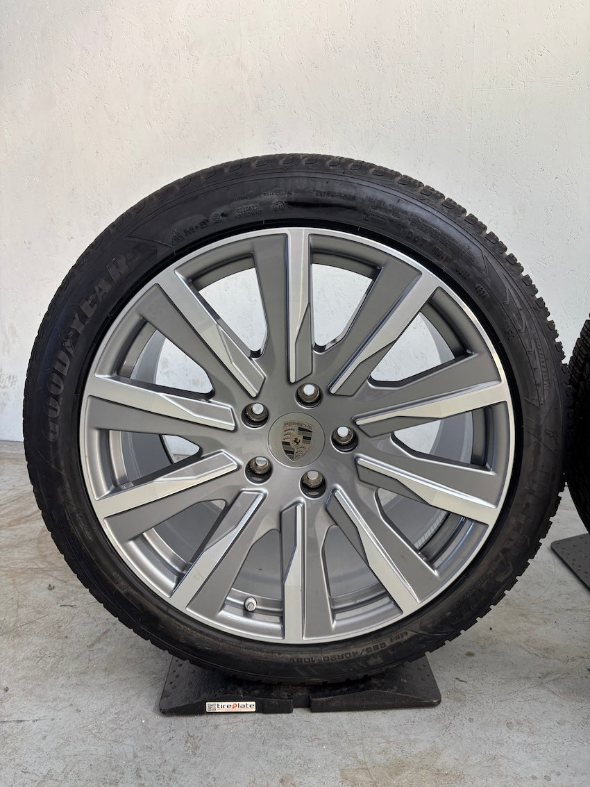 Porsche Taycan J1 II 20 Zoll Tequipment Winter Goodyear DOT2024 -42% NEU