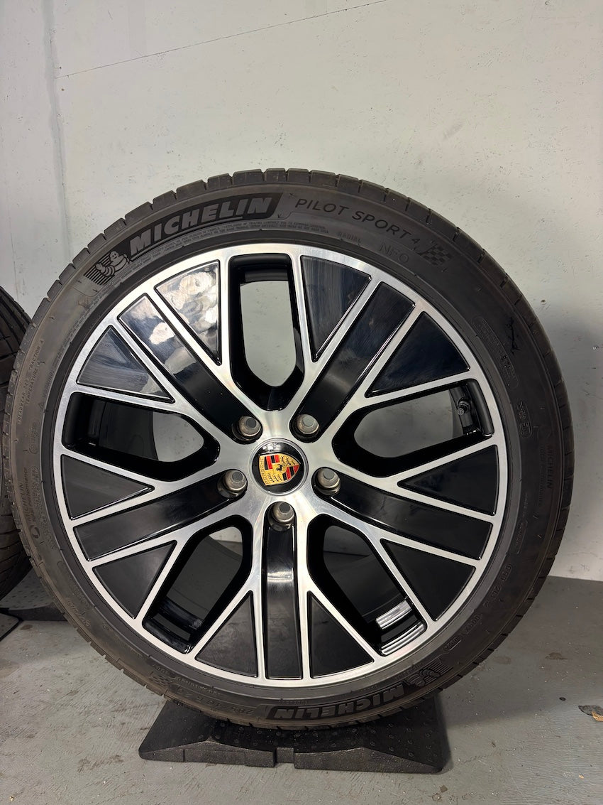 Porsche Taycan J1 II 20 Zoll Turbo Aero Sommer Räder NEU Michelin 2024