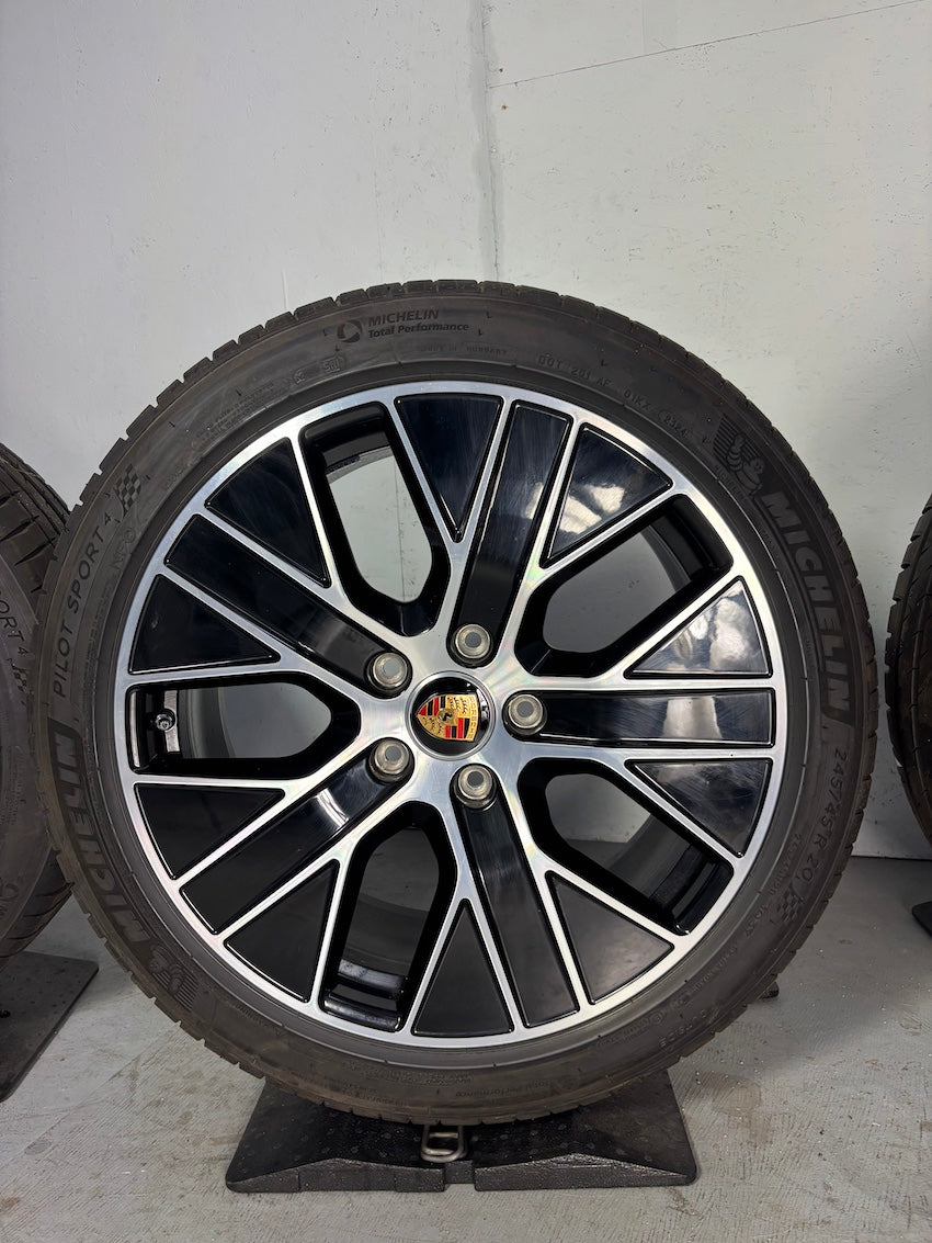 Porsche Taycan J1 II 20 Zoll Turbo Aero Sommer Räder NEU Michelin 2024