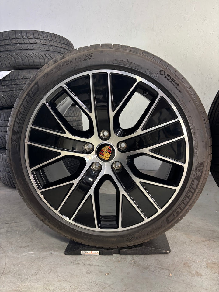 Porsche Taycan J1 II 20 Zoll Turbo Aero Sommer Räder NEU Michelin 2024